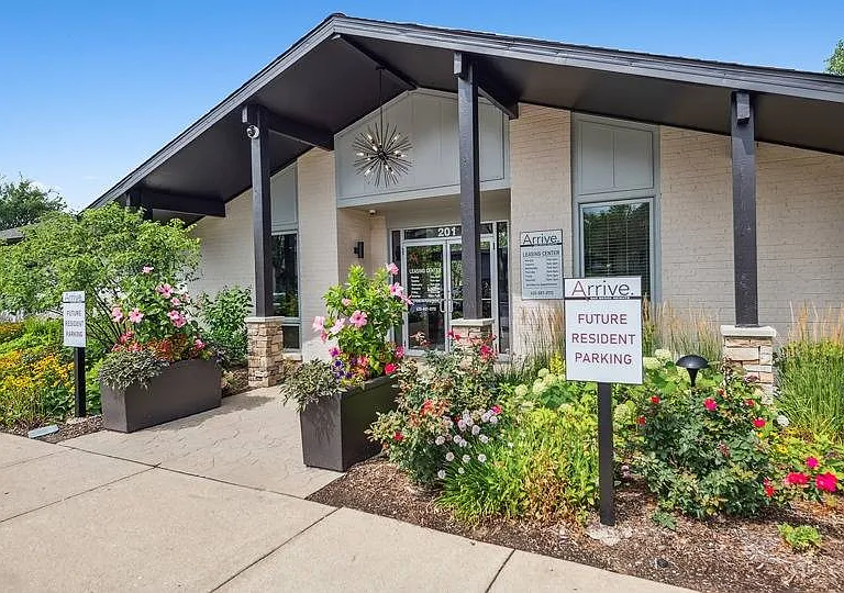 Arrive Oak Brook Heights — Photo 16