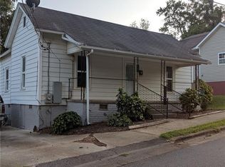 501 E 11th St, Newton, NC 28658