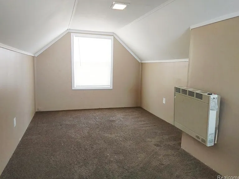 26370 Oakland St — Photo 3