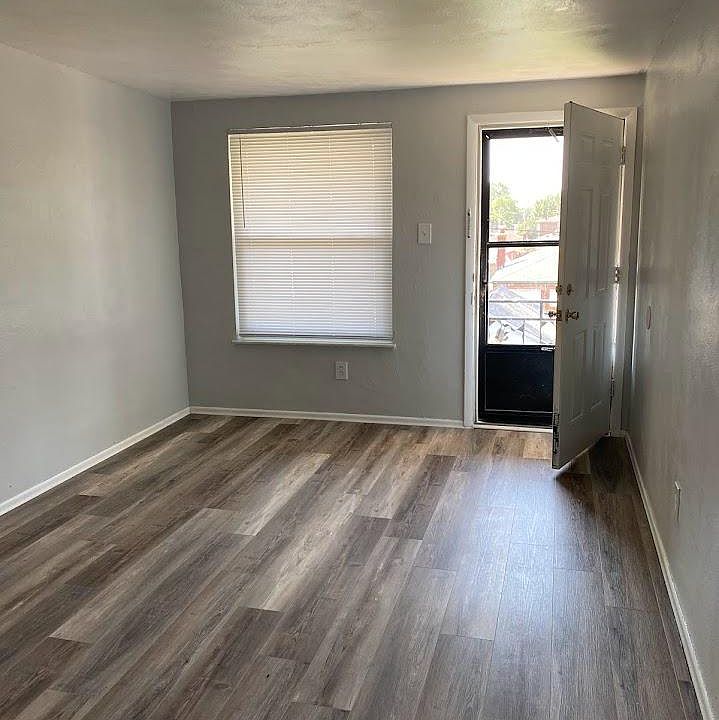 1st image of 4770 Kings Dr APT H