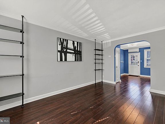 4th image of 3542 Benzinger Rd