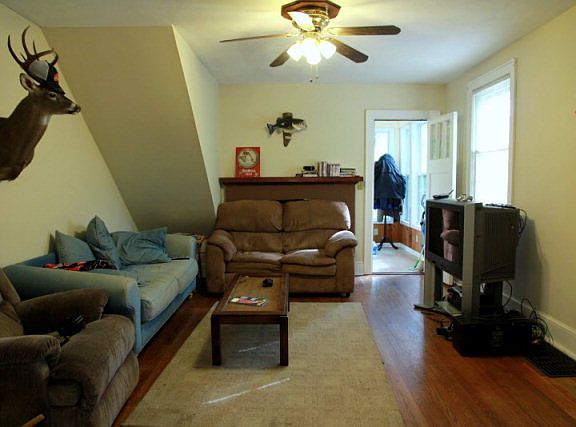 LIVING RM