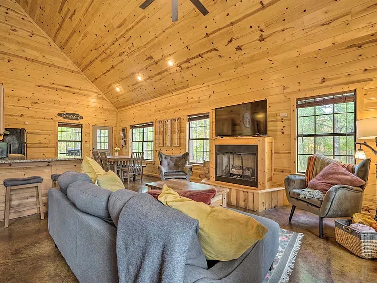 31 Neeson Wood Cir — Photo 9