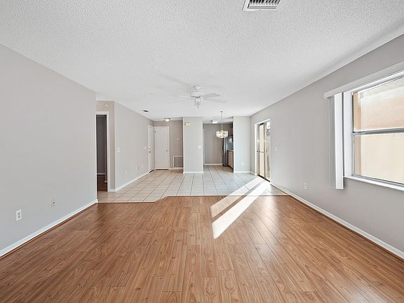 3rd image of 808 Alvarado Pl