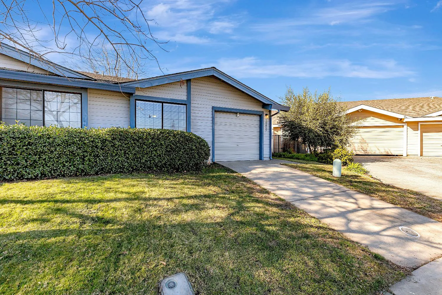 10457 Sierra Crest Dr photo 1