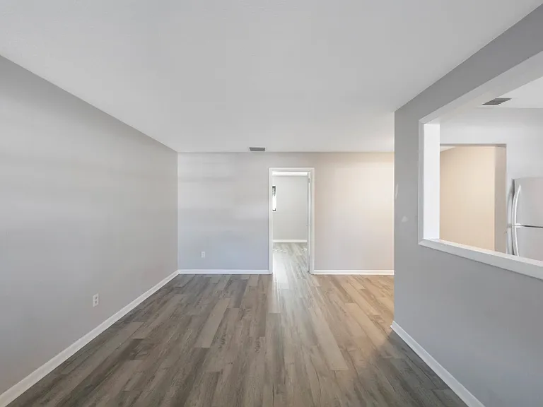 801 60th St N #105 — Photo 3