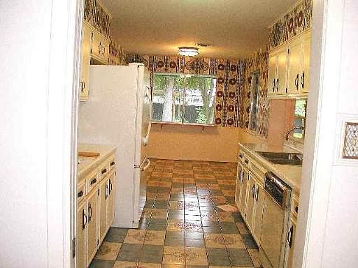 2nd image of 675 CRESTWAY