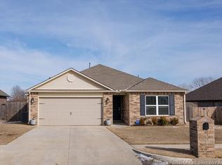 1100 W Missouri Ave, Claremore, OK 74019