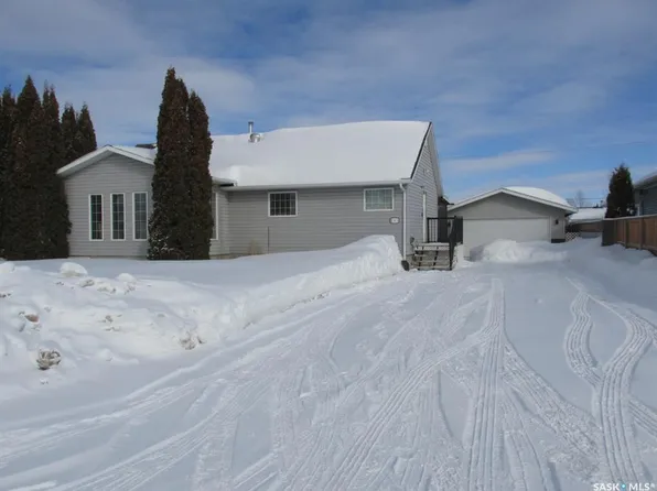 205 6th STREET N, Nipawin, SK S0E 1E0