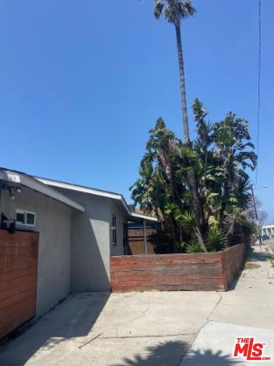 1st image of 688 Mildred Ave