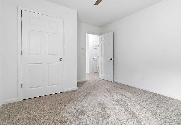 420 Thistle Cv — Photo 17