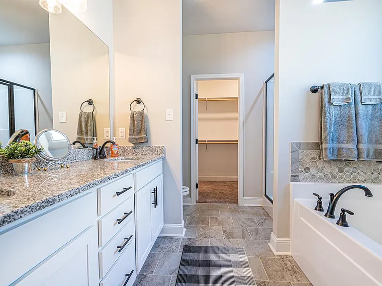 Tallulah Dr — Photo 36