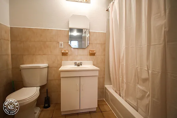 Rented by MySpaceNYC | media 15