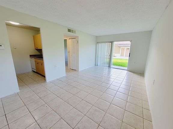 5th image of 1089 N Benoist Farms Rd #102-102-10