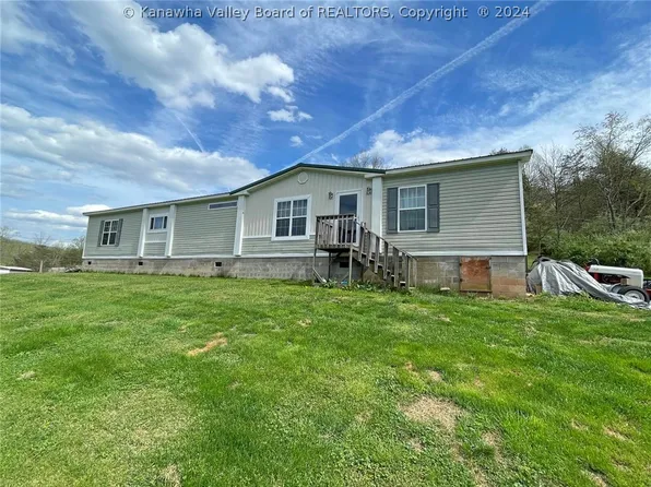 83 Grandview Ests, Clendenin, WV 25045
