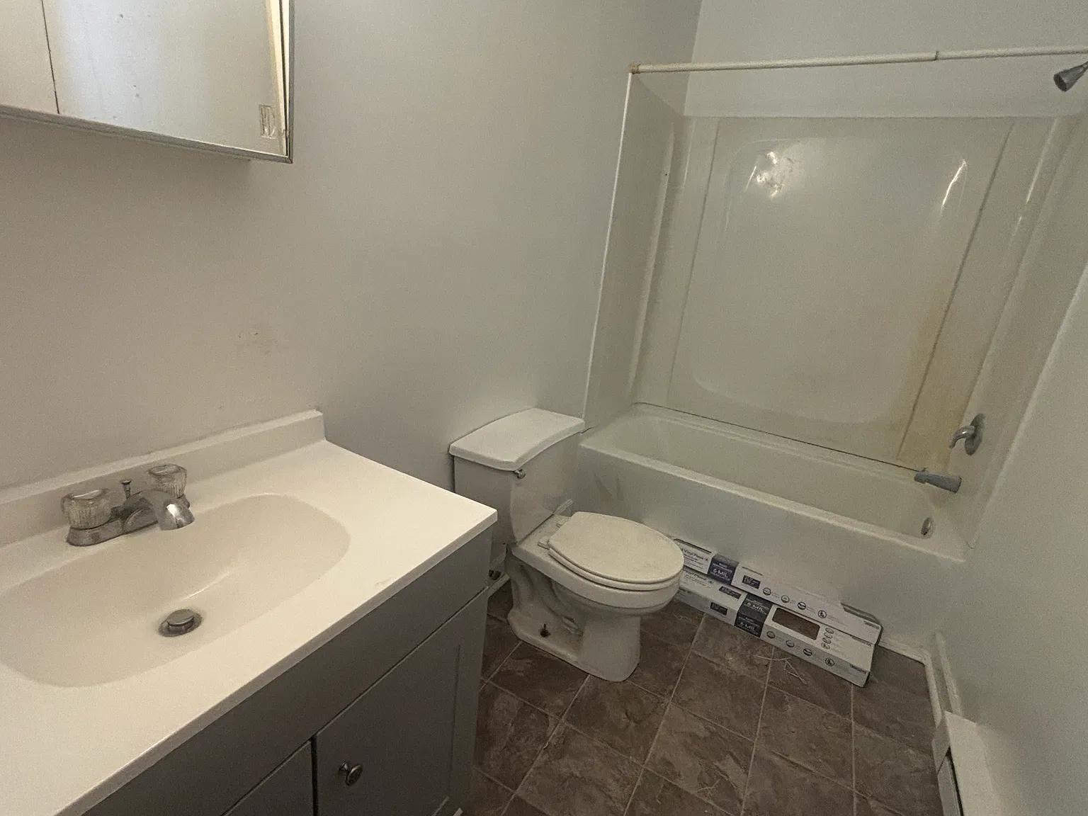 2 bed, 700 sqft, $1,200 — Photo 3