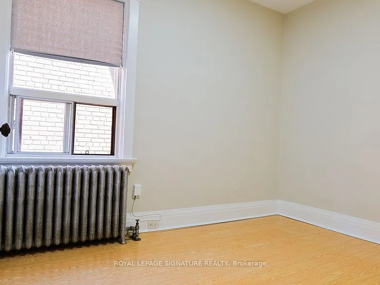 111 Northcliffe Blvd #ALL INCLUSIVE UPPER — Photo 6