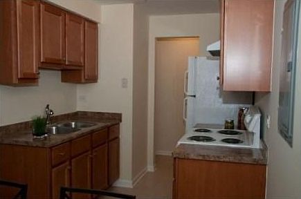 1st image of 2520 W Berwyn Ave APT 1B