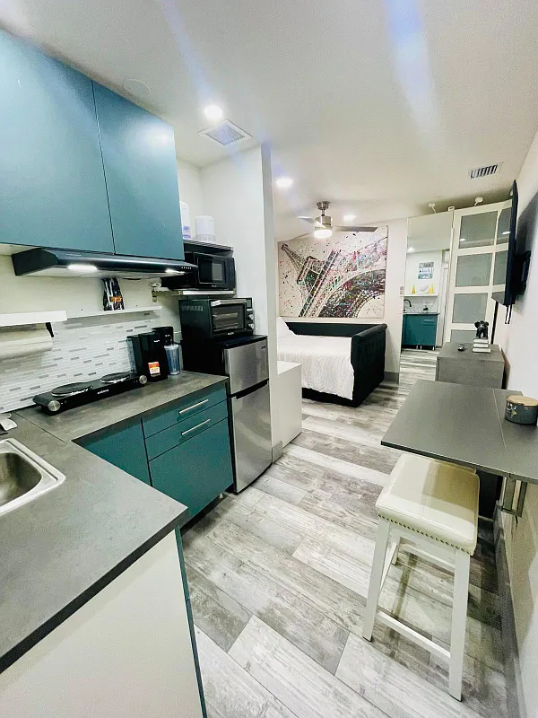 Modern All-Inclusive Private Studio | Prime East Boca — Photo 1