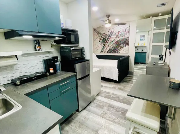 201 NE 28th Ter, Boca Raton, FL 33431