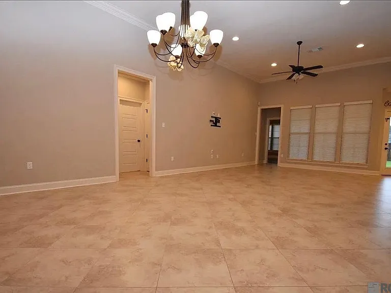 14142 Watercrest Ln — Photo 10