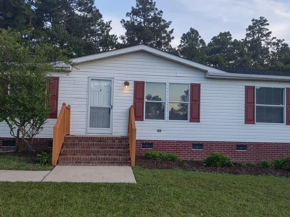 437 W Northpoint Rd, Spring Lake, NC 28390