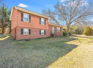 842 Campbell Town Rd, Walhalla, SC 29691