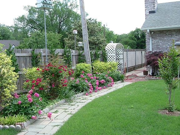 4th image of 105 Hillside Ave