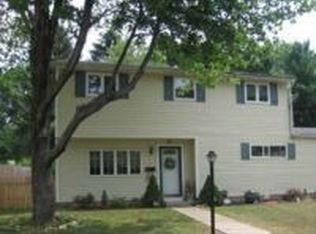 4 Herbert Ln, Hackettstown, NJ 07840