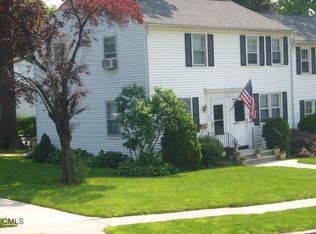 278 Sylvan Knoll Rd, Stamford, CT 06902