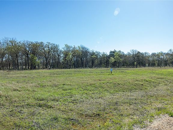 2nd image of 212 Little Branch Ln