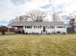 2 Crestview Rd, Tariffville, CT 06081