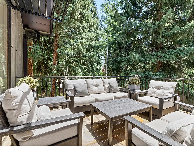 777 Castle Creek Dr — Photo 12