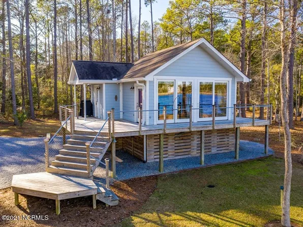 1190 Fork Point Road, Oriental, NC 28571