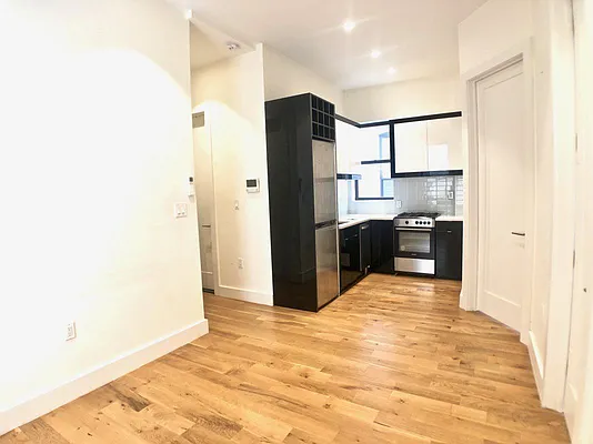 Rented by Bohemia Realty Group | media 12