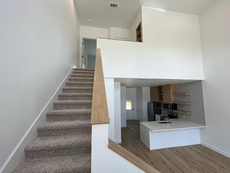 121 Post Oak Rd — Photo 13