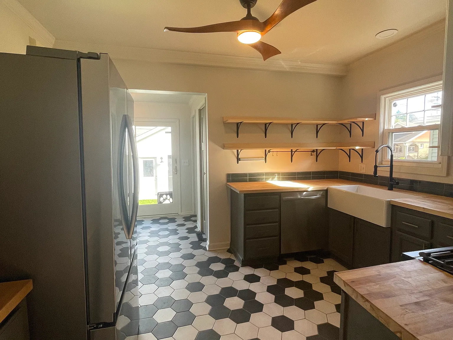 16508 Ernest Ave — Photo 3