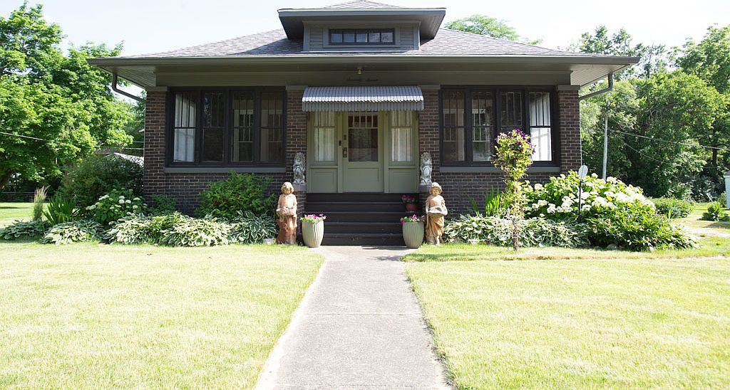 77 Main St, Saunemin, IL 61769 Zillow