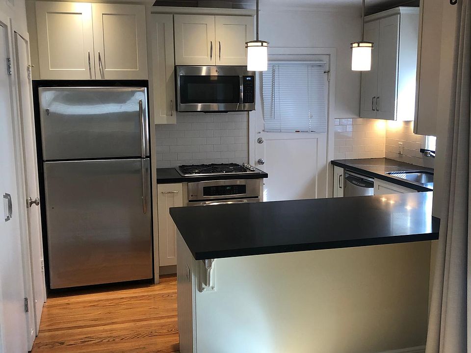 1st image of 41 W 4th Ave #3