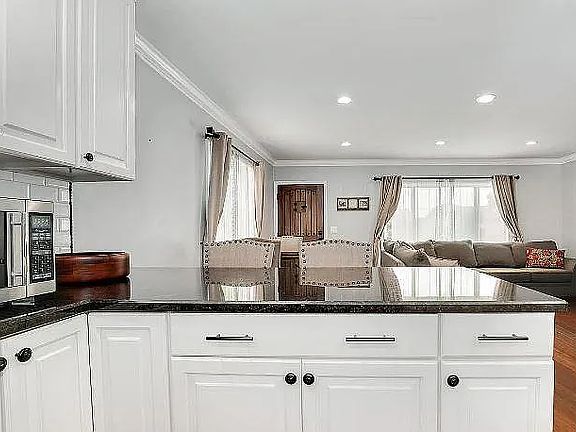 5th image of 13927 Leibacher Ave