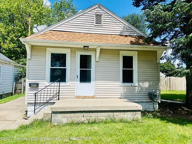 809 E Gier St — Photo 1