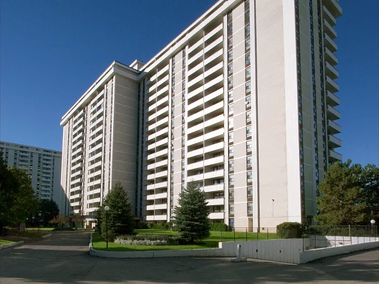 7 Saint Dennis Dr — Photo 2