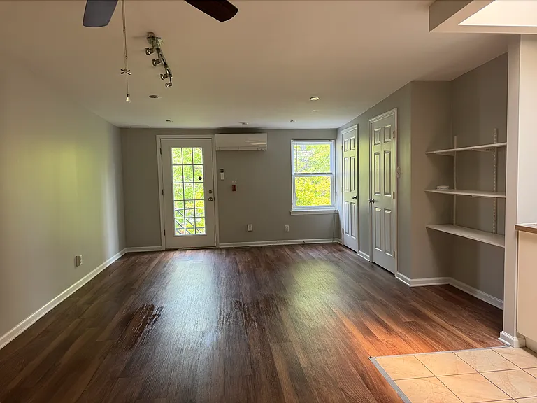 1535 Pine St #4R — Photo 1