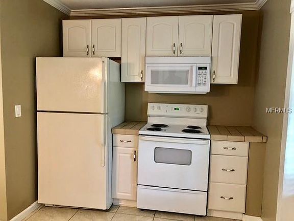 4th image of 1105 Russell Ave