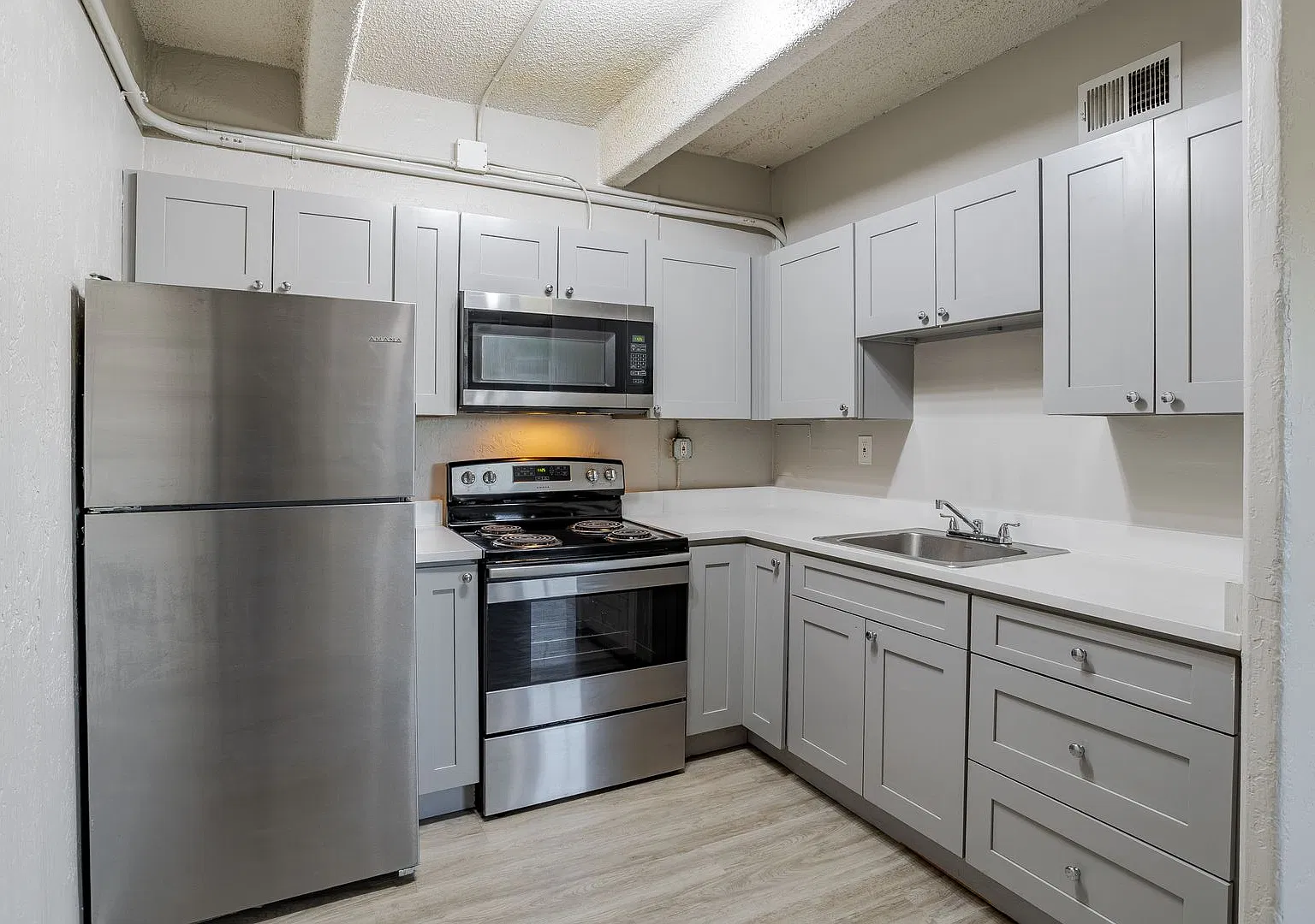 Julian Square Apartments | Spacious 16 Bedroom Homes in Denver! — Photo 2