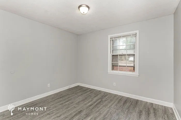1808 Laredo Dr — Photo 12