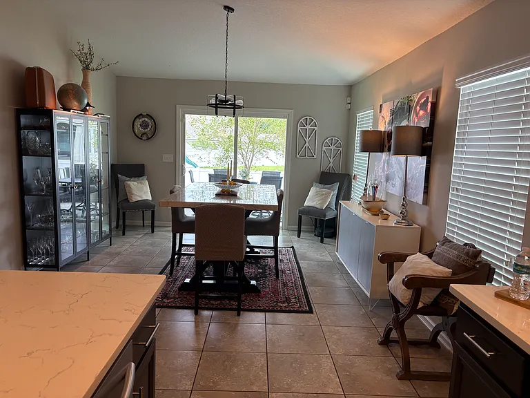 589 Seville Pkwy — Photo 7