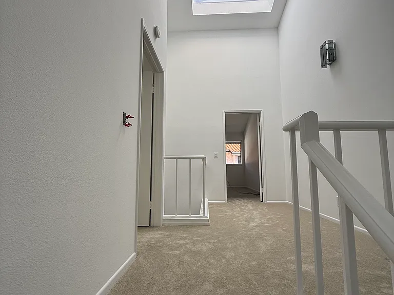 1492 Palisades Dr — Photo 9
