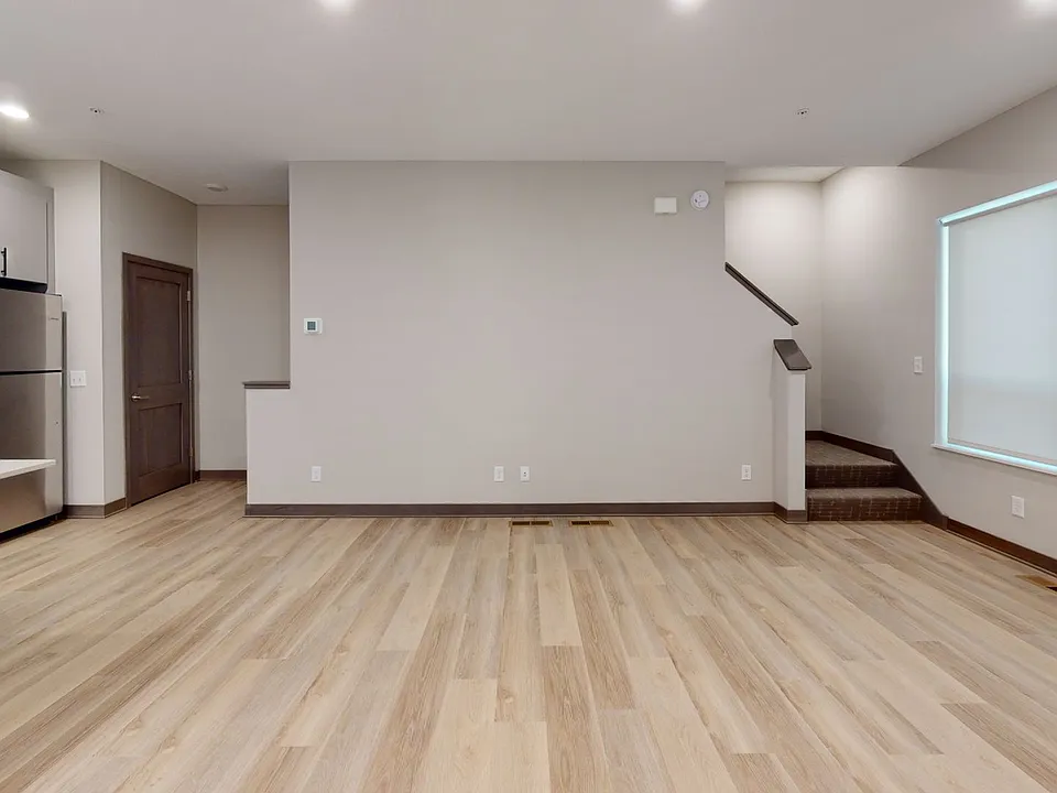 520 12th Ave SE