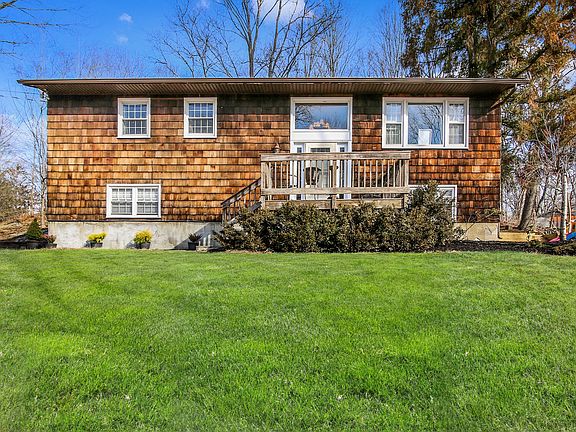 12 Meadow Ln Brewster, NY ( 05 of 28).jpg